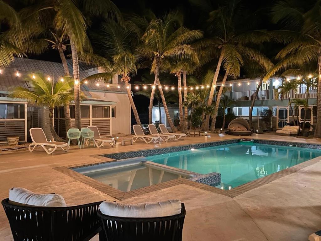 Island Club Turks & Grace Bay Place Экстерьер фото