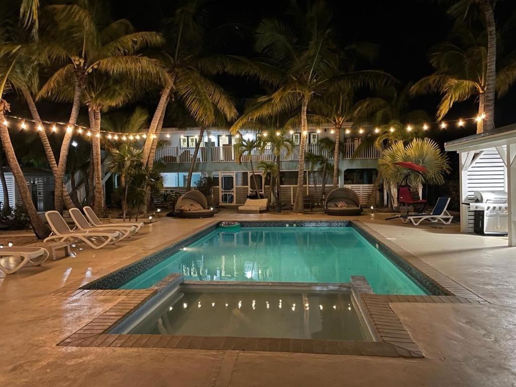 Island Club Turks & Grace Bay Place Экстерьер фото