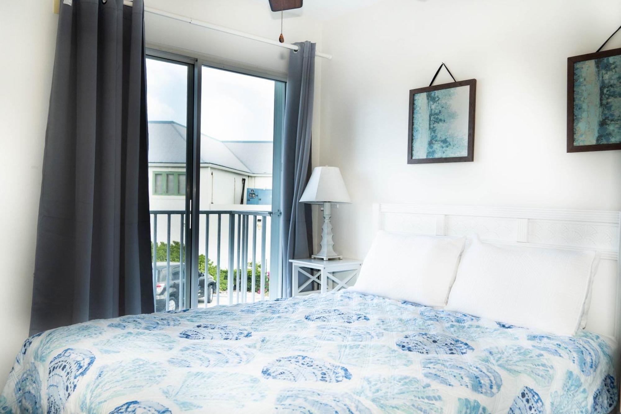 Island Club Turks & Grace Bay Place Экстерьер фото