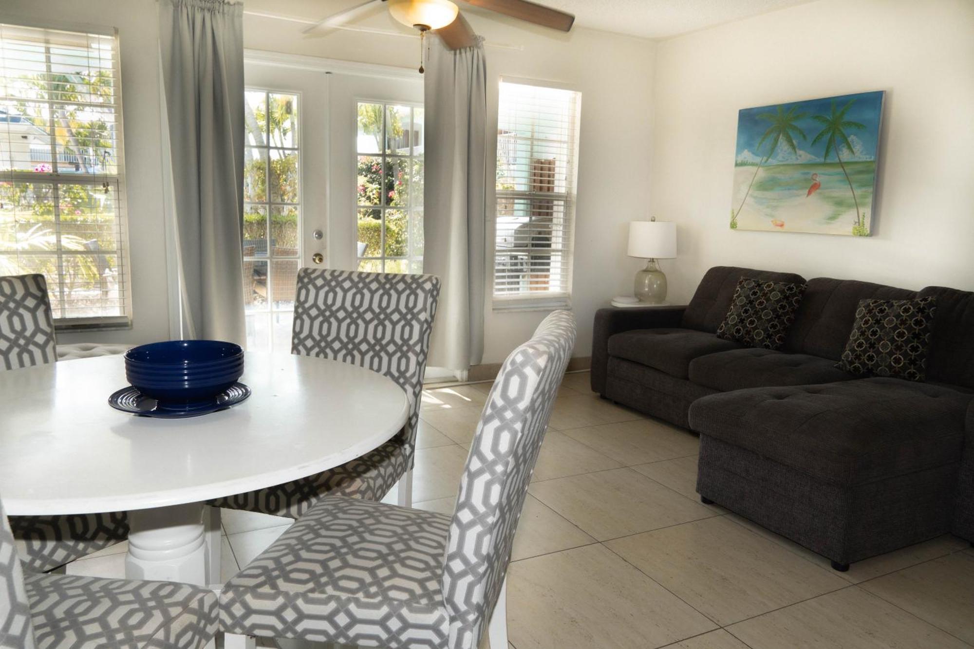 Island Club Turks & Grace Bay Place Экстерьер фото
