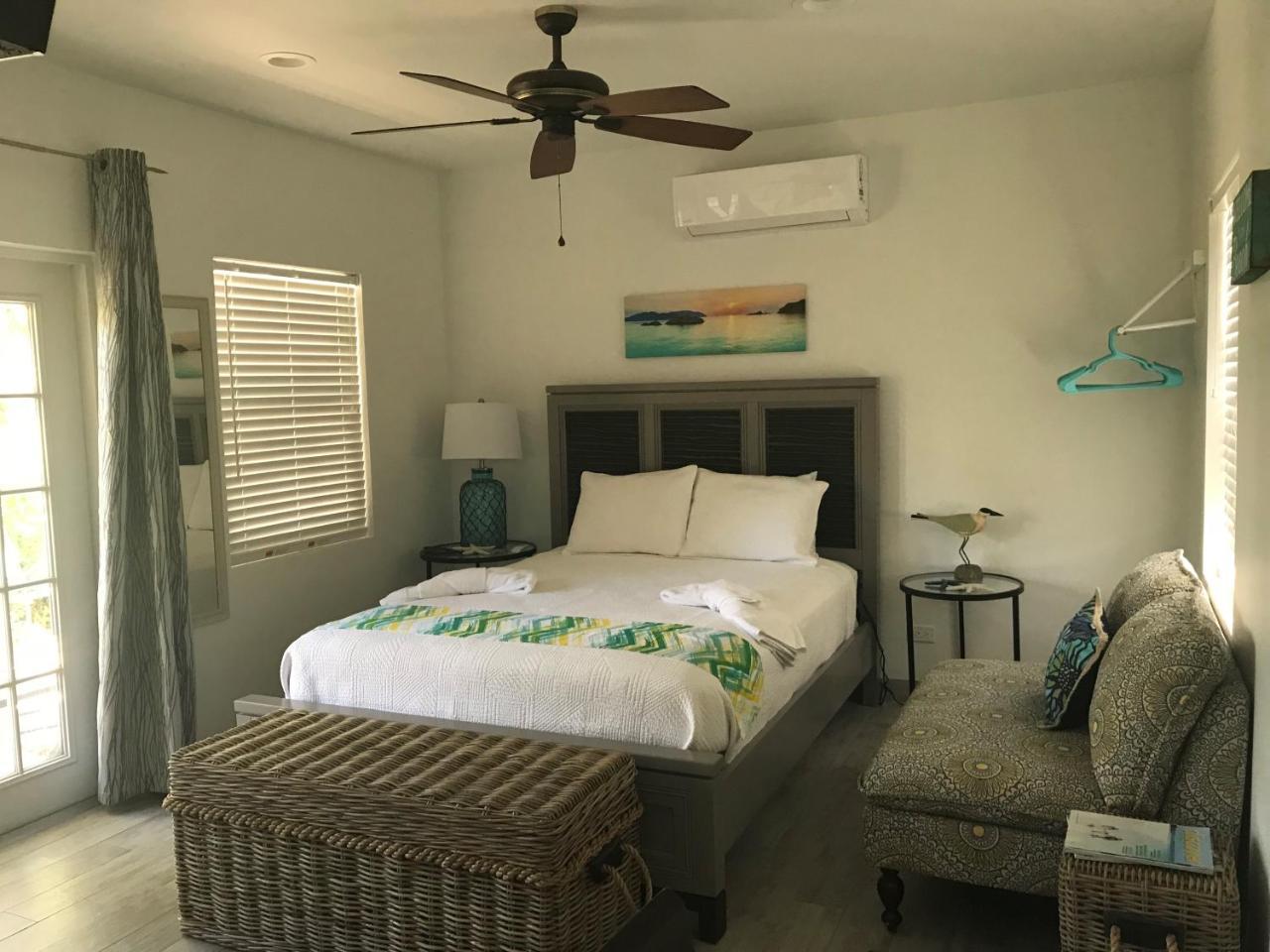 Island Club Turks & Grace Bay Place Экстерьер фото